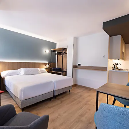 Ξενοδοχείο με διαμερίσματα Colon 27 4*